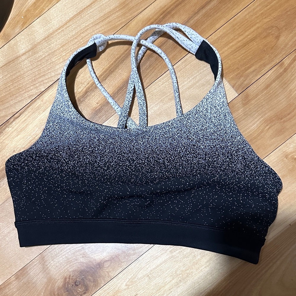 Lululemon Black and White energy Bra size 6